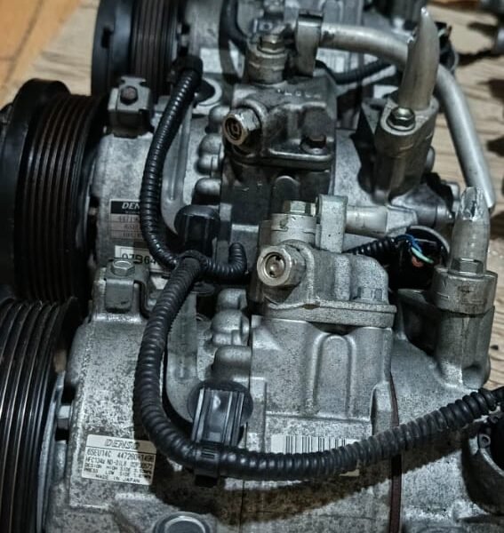 كمبورصور  TOYATA COROLLA COMPRSERفوق 2009